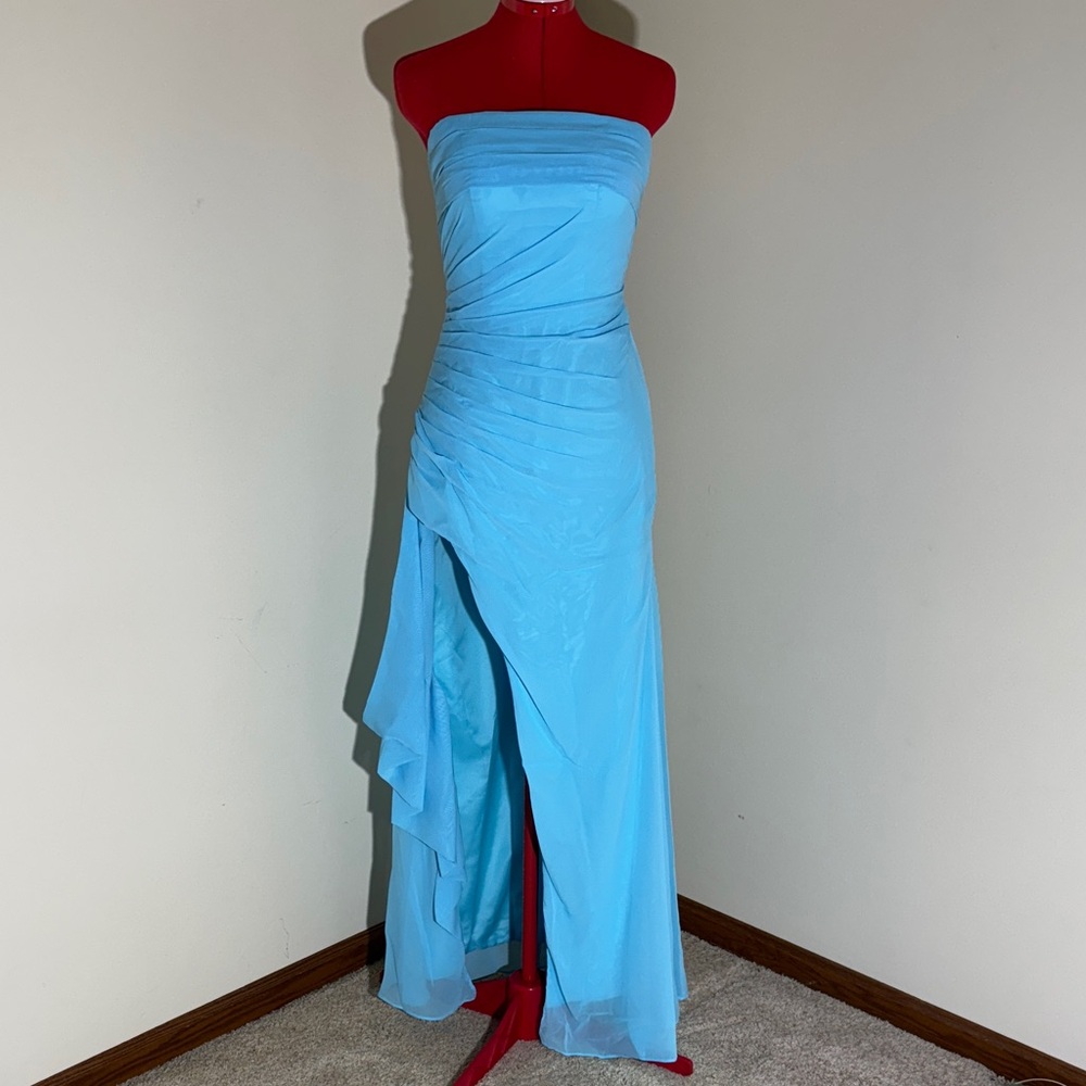 Elegant Strapless Blue Dress
